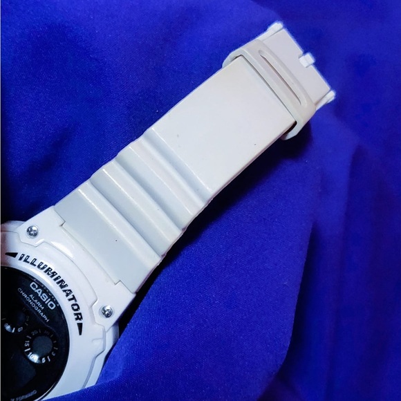 Casio Vintage White Sports Multifunction Men's Watch - Picture 6 of 8